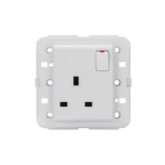 Slika SWITCHED SOCKET BRITISH STAN.2P+E 13A PEARL WHITE